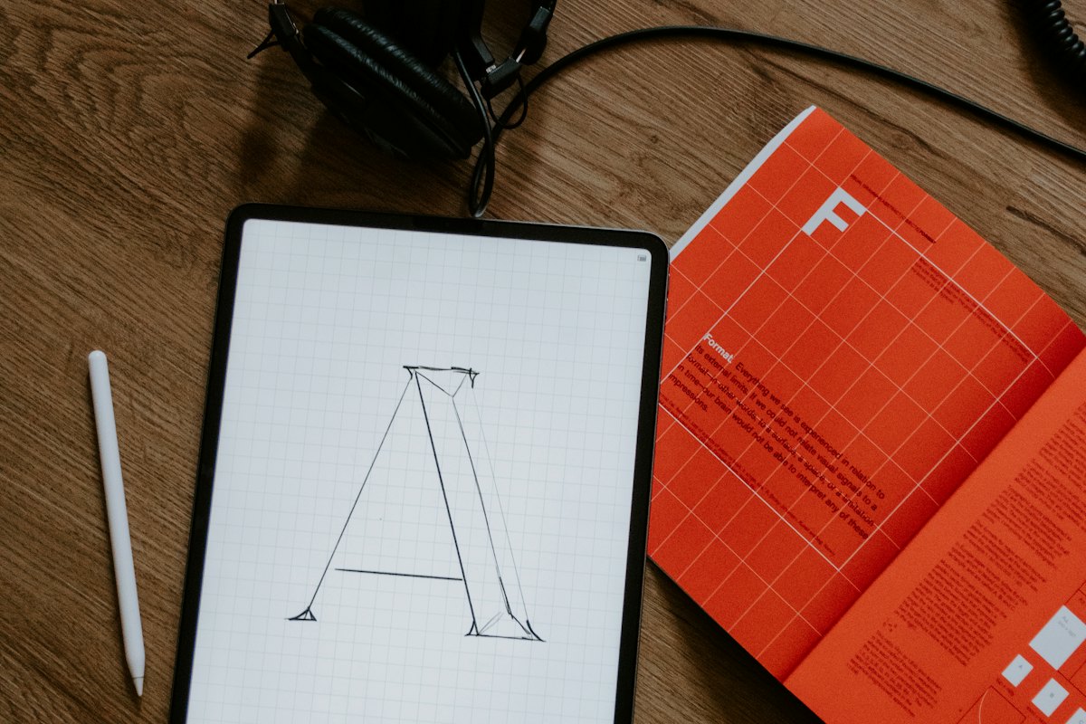 Logo & branding
